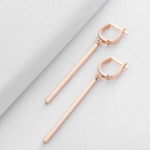 585 (14k) red gold earrings